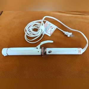 T3 Curling Iron 1.25 inch barrel